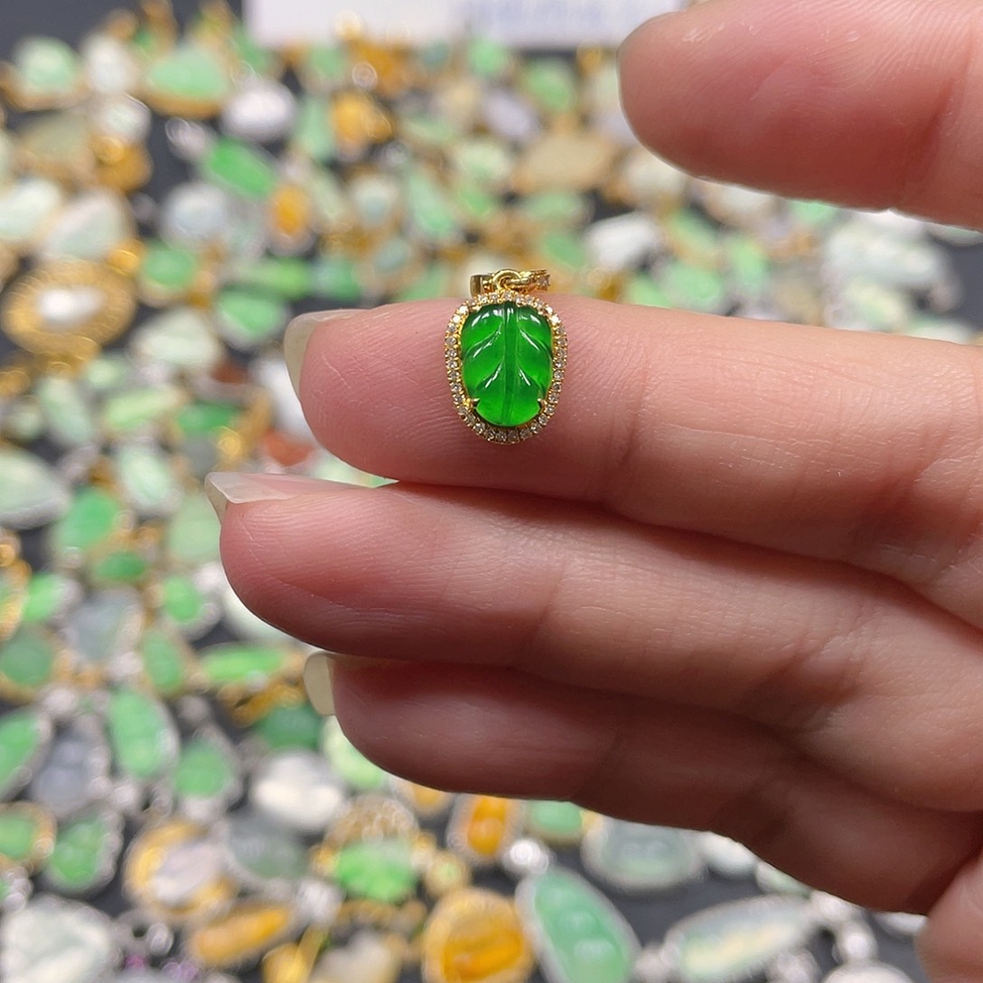 翡翠颈饰18K金镶嵌琳*天然翡翠18kA货