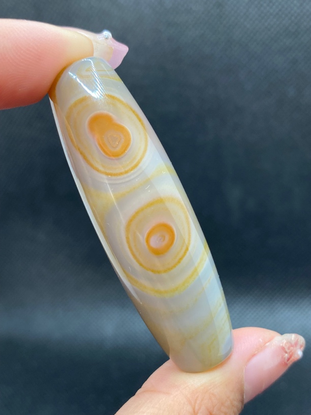 缠丝玛瑙精品六眼珠