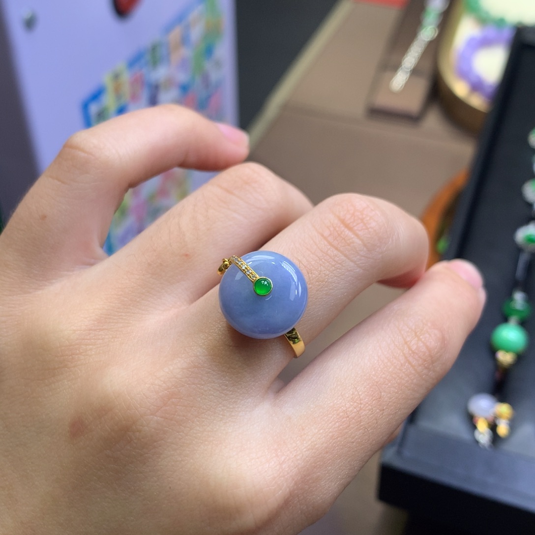 翡翠18K金镶嵌颈饰翡翠