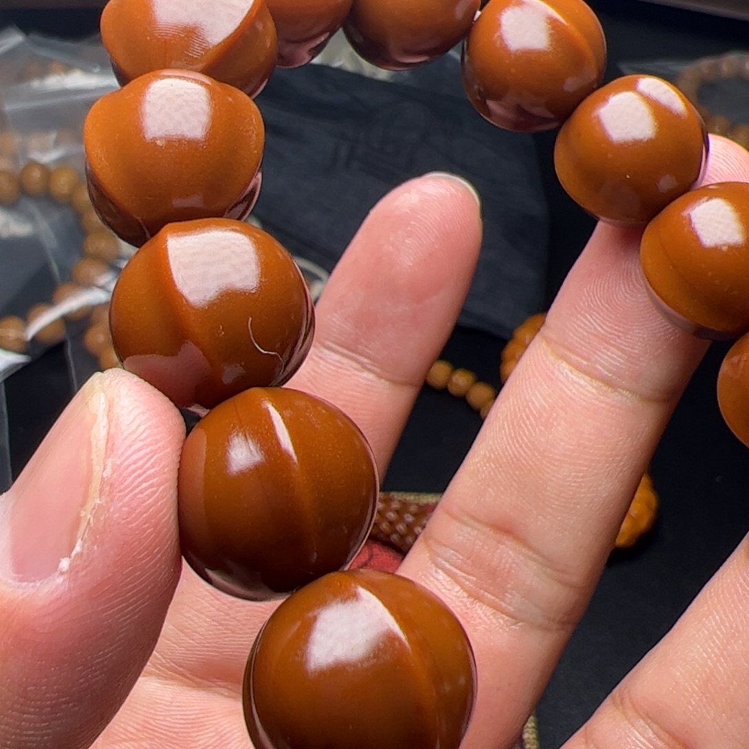 猴头核桃吊坠噢看看