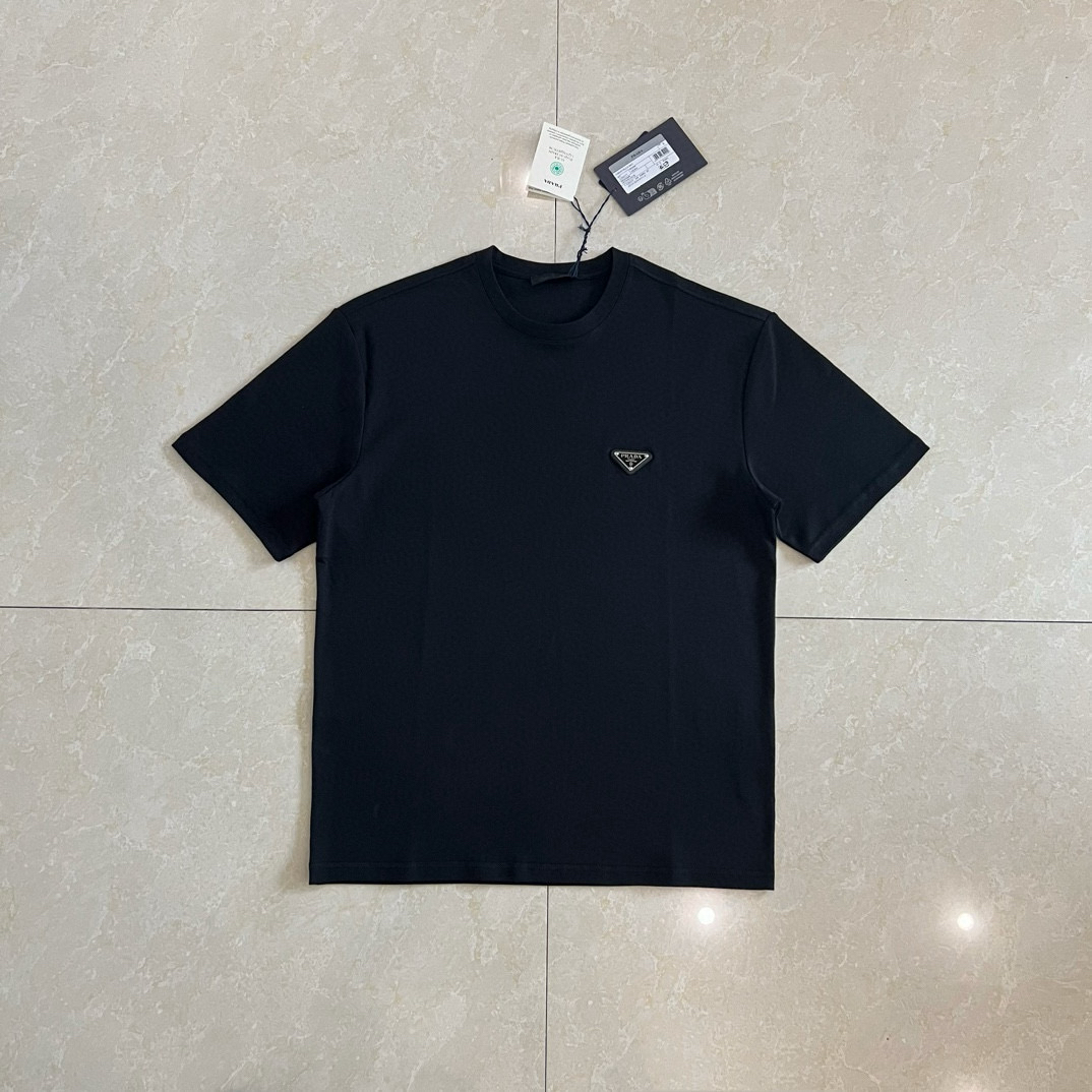 99新 Prada/普拉达 黑色胸标时尚短袖