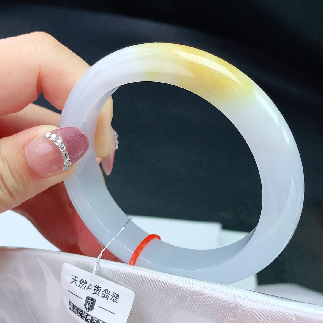 翡翠手镯未镶嵌56圈