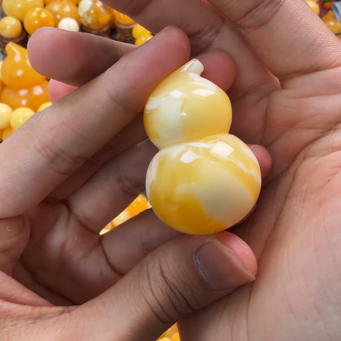 琥珀未镶嵌珠宝奇石19.8g