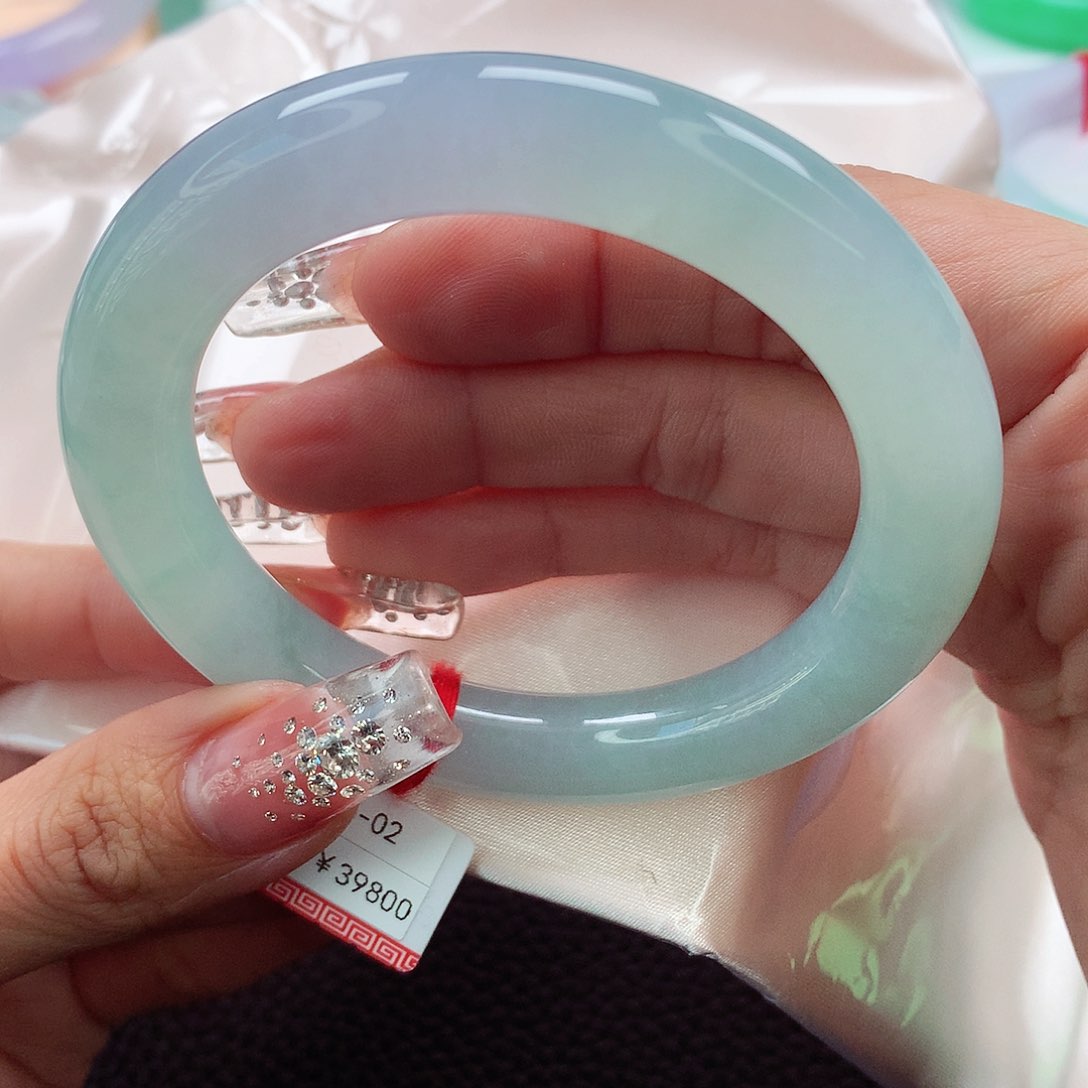 翡翠手镯未镶嵌56.57.58冰胶淡春彩胖圆 完美细节