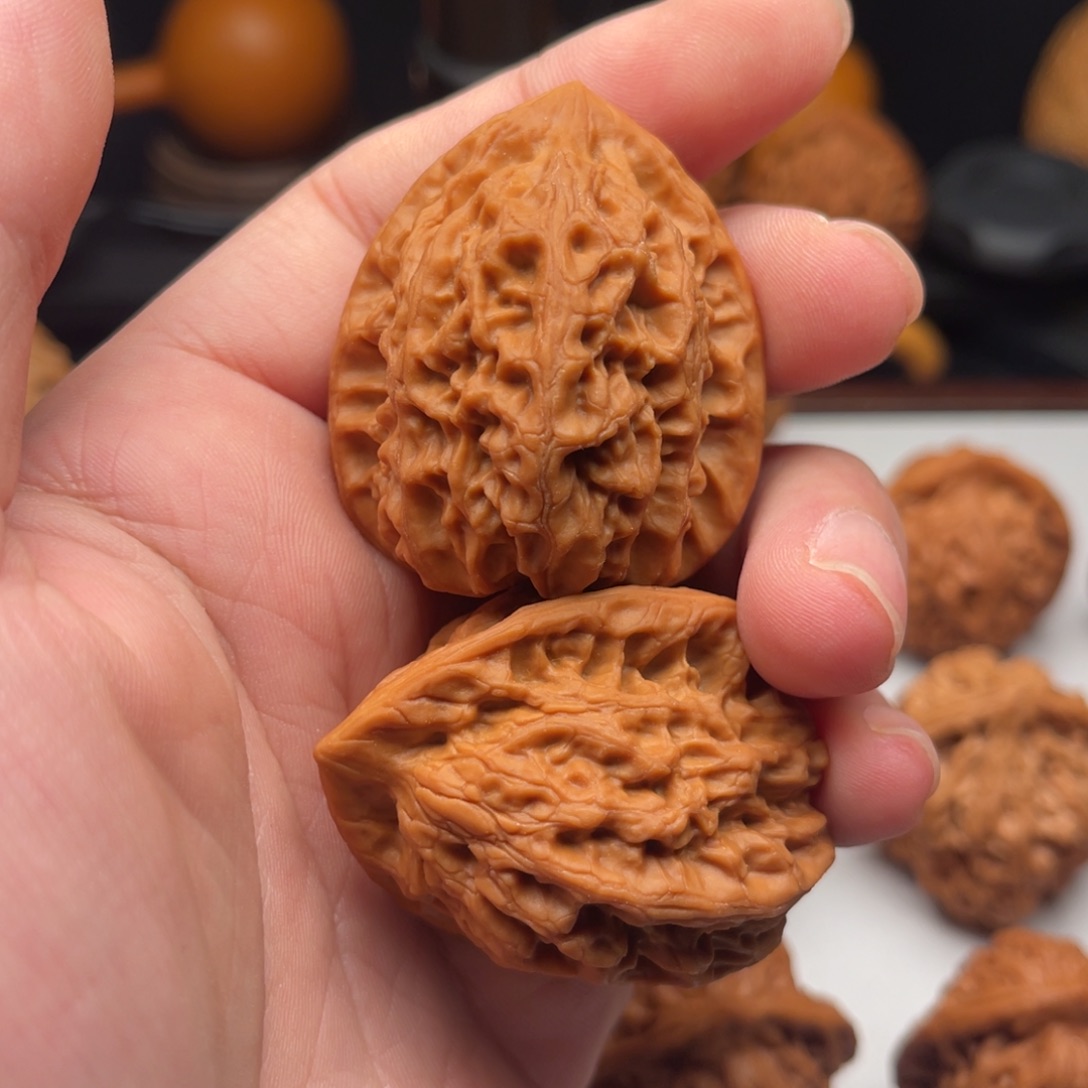 我***的文玩核桃吊坠佛肚