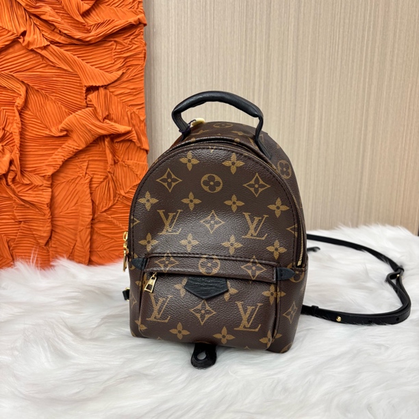 99新 LV lv新款龅牙老花mini双肩包书包/香菜奢品/棕色