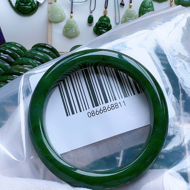 和田玉（碧玉）手镯未镶嵌6061包容