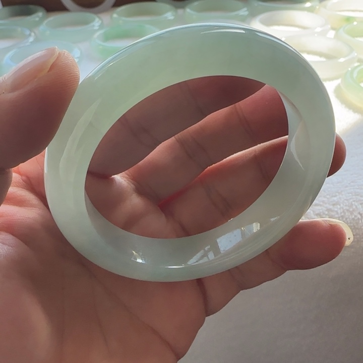 翡翠未镶嵌手镯糯冰