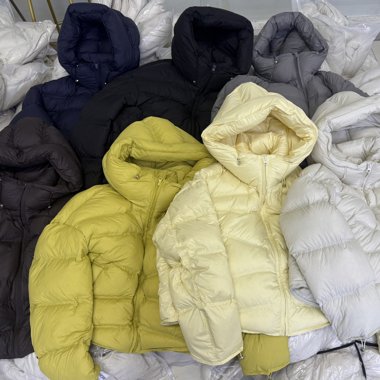 【李明】源头无吊牌2828爆款连帽排骨羽绒服