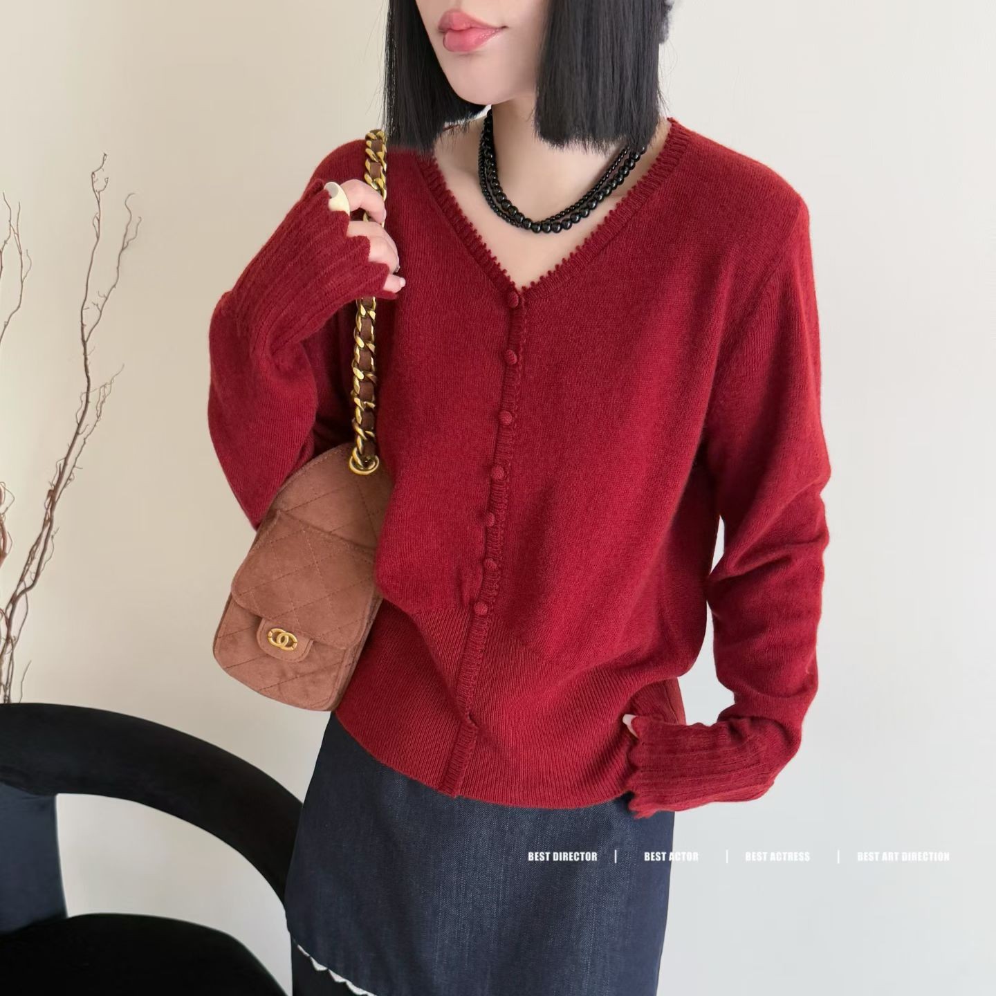 2025冬季新款10羊绒（不可机洗）时尚洋气V领扣子套头羊毛衫