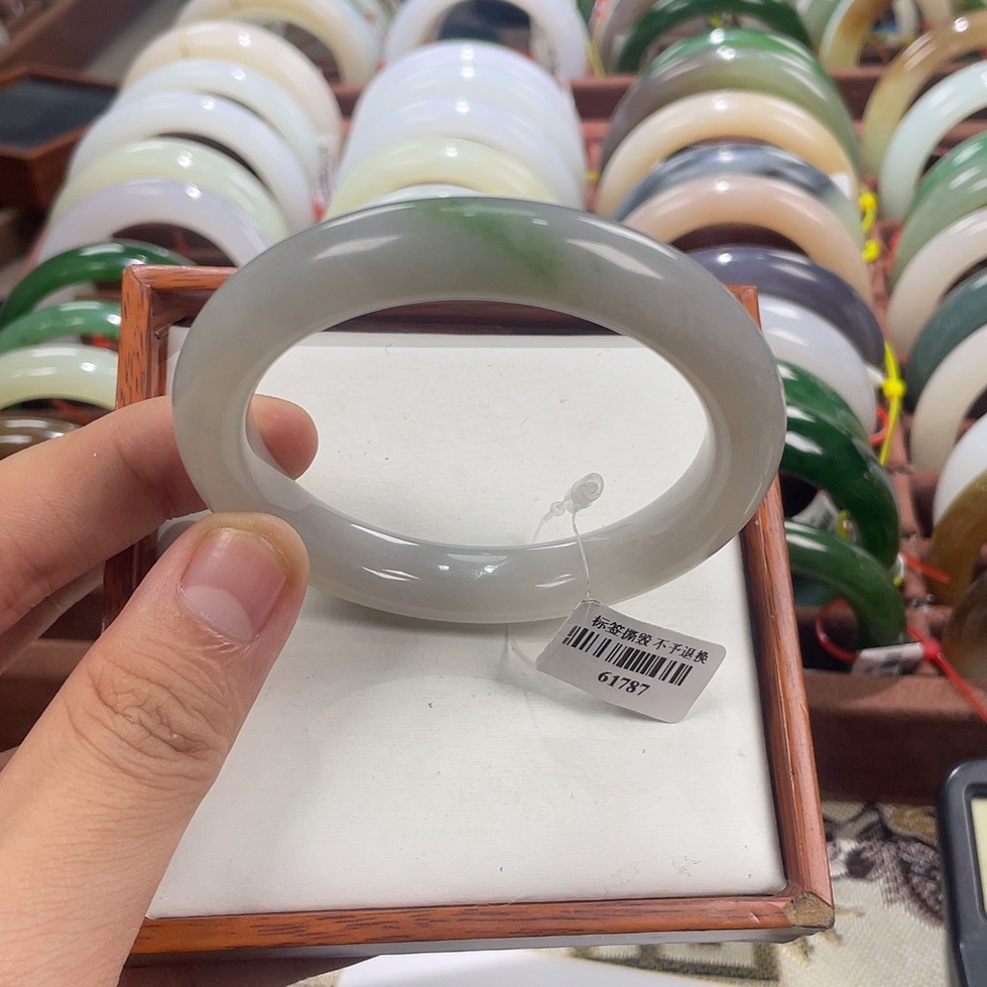 【闪购商品】和田玉手镯未镶嵌58 59