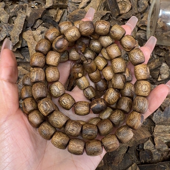 沉香手串虎斑沉浮一条