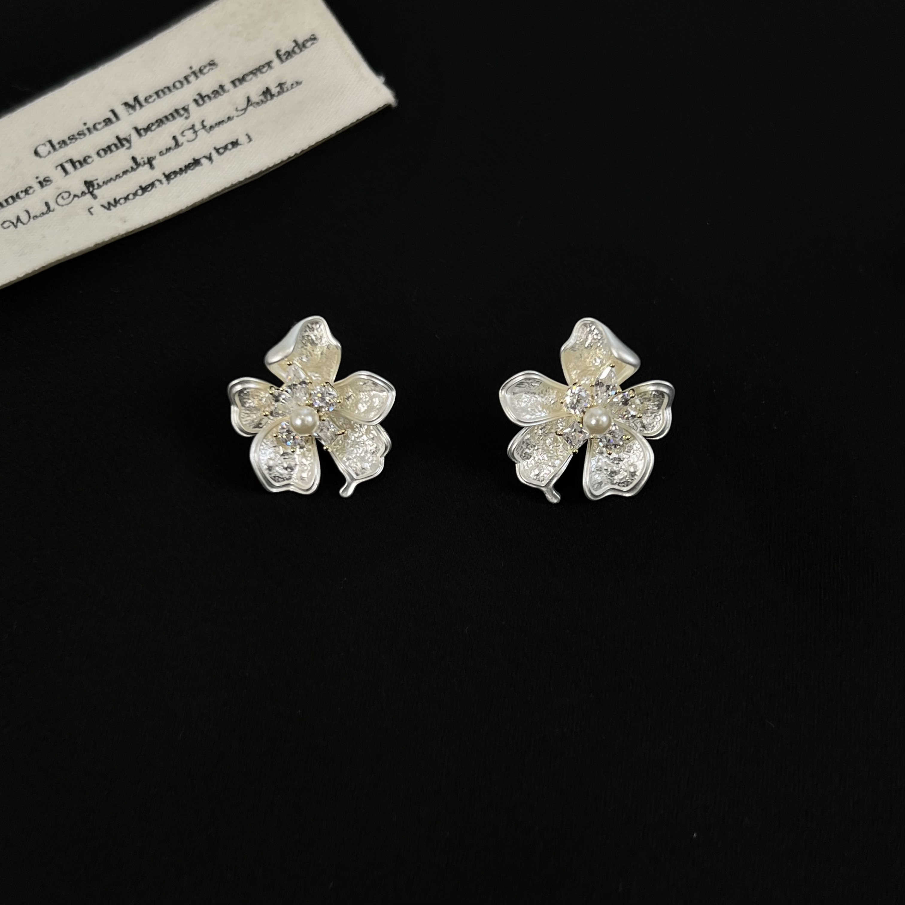 铜合金锆石耳饰 【花蕊流光】花朵耳钉1834