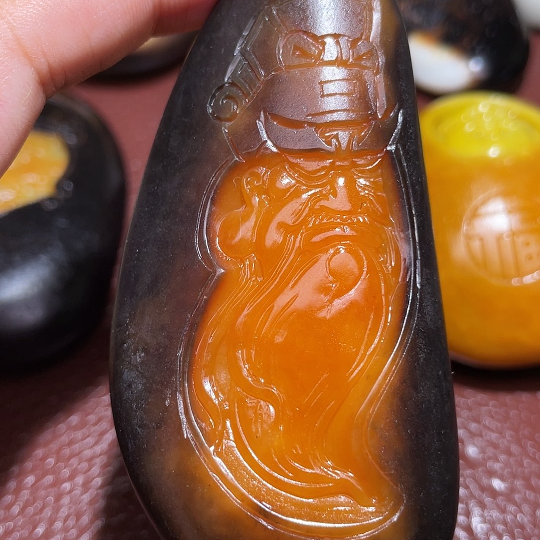 和田玉未镶嵌颈饰平*。