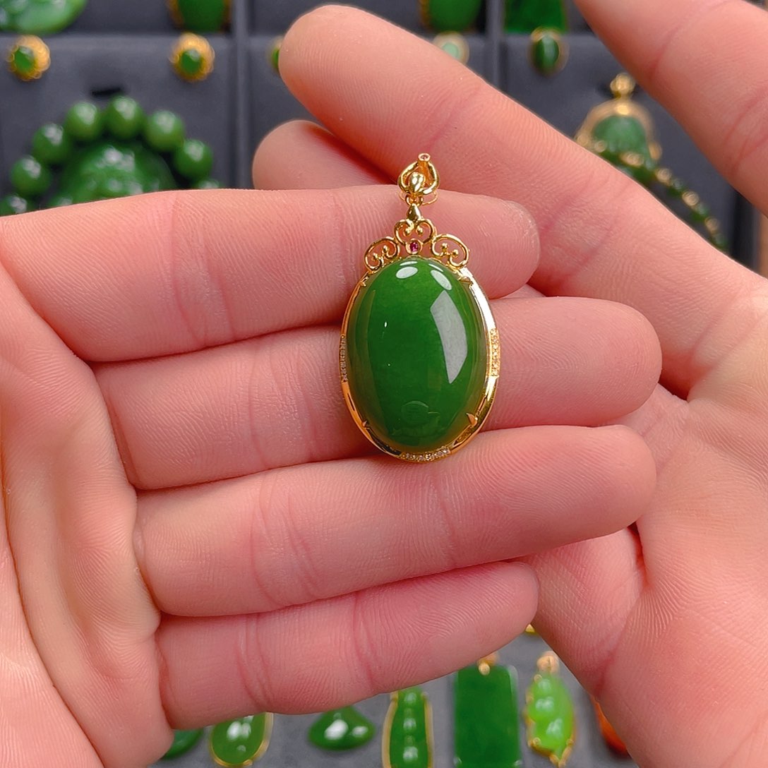 和田玉（碧玉）吊坠(不含链)18K金镶嵌3580