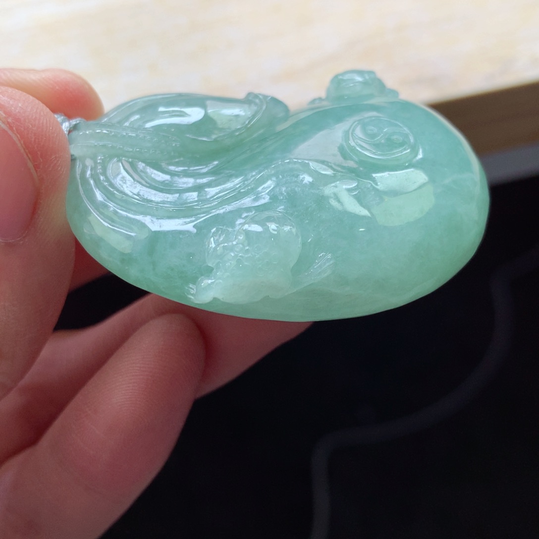 翡翠颈饰未镶嵌吊坠