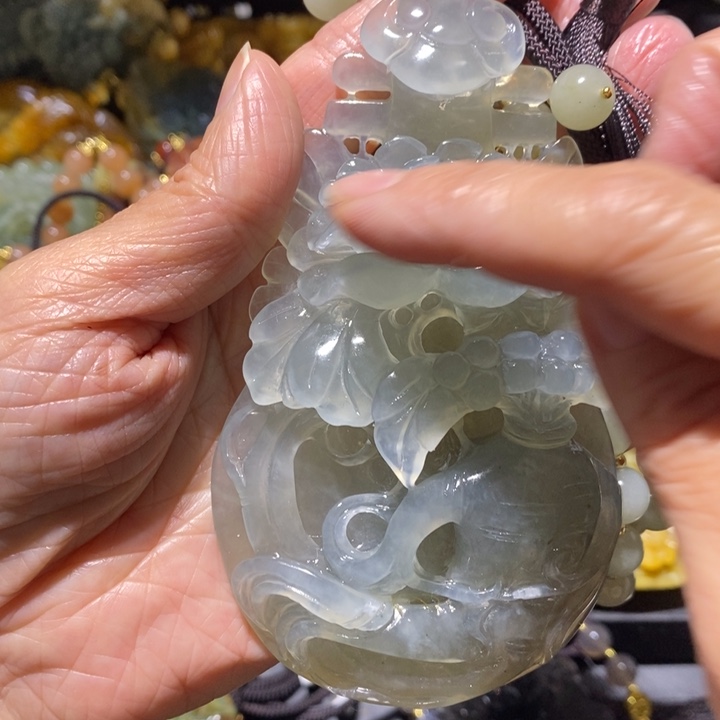 岫玉未镶嵌岫玉吊坠
