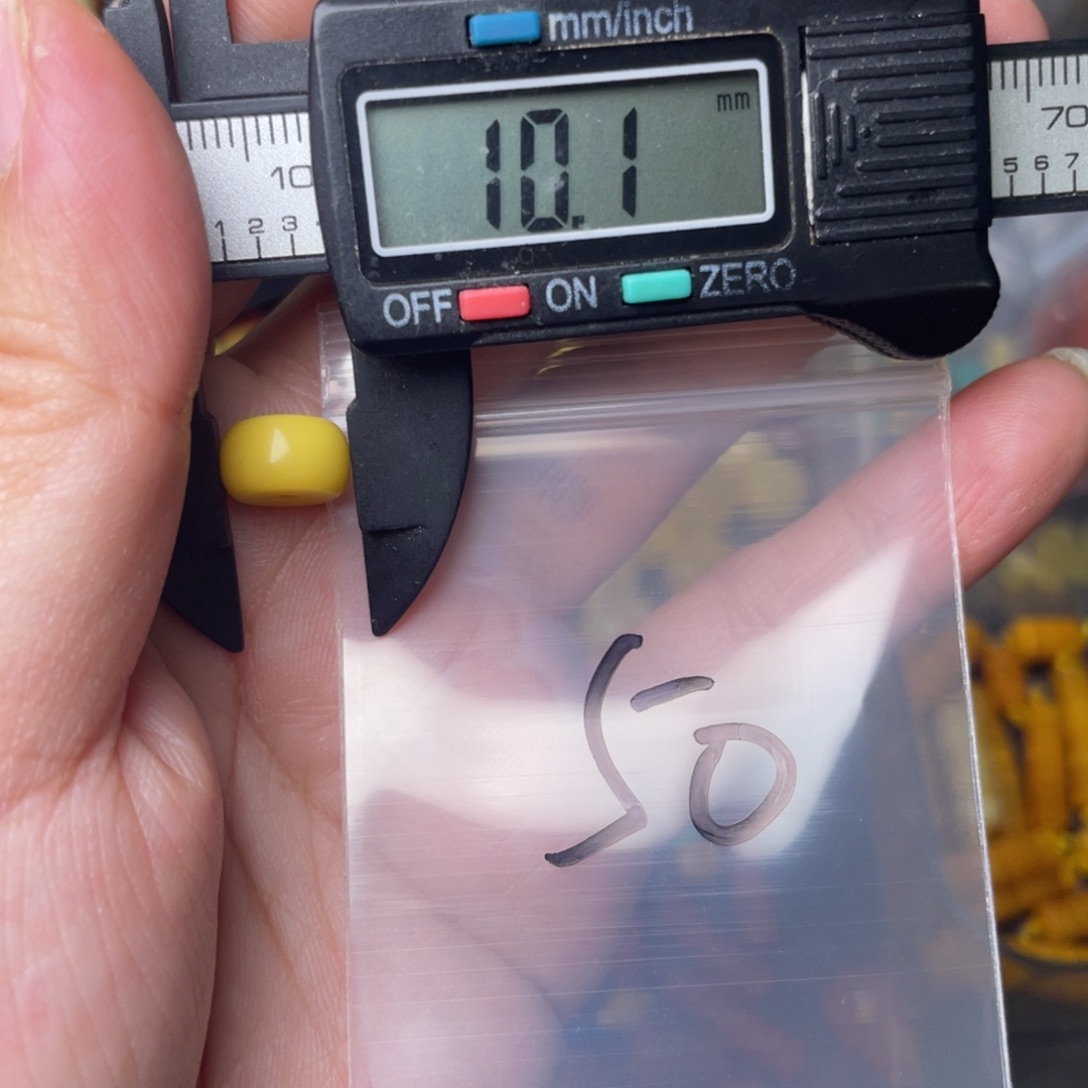 琥珀裸石未镶嵌配饰