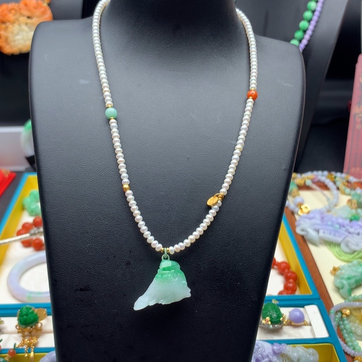 翡翠颈饰未镶嵌翡翠鱼