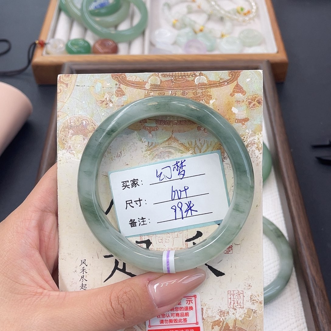 石英质玉未镶嵌手镯