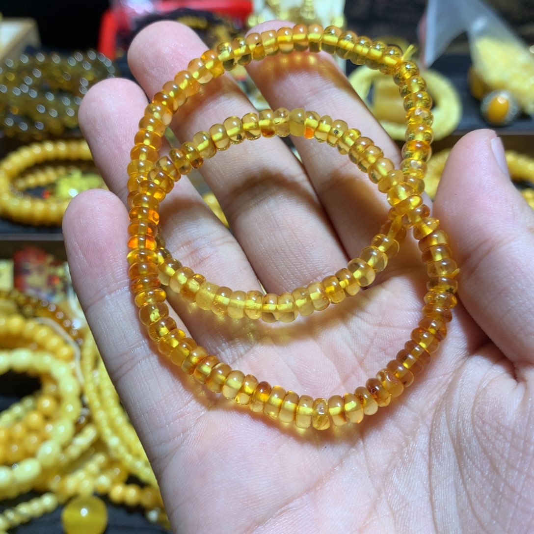 琥珀未镶嵌珠宝奇石多样性发其一