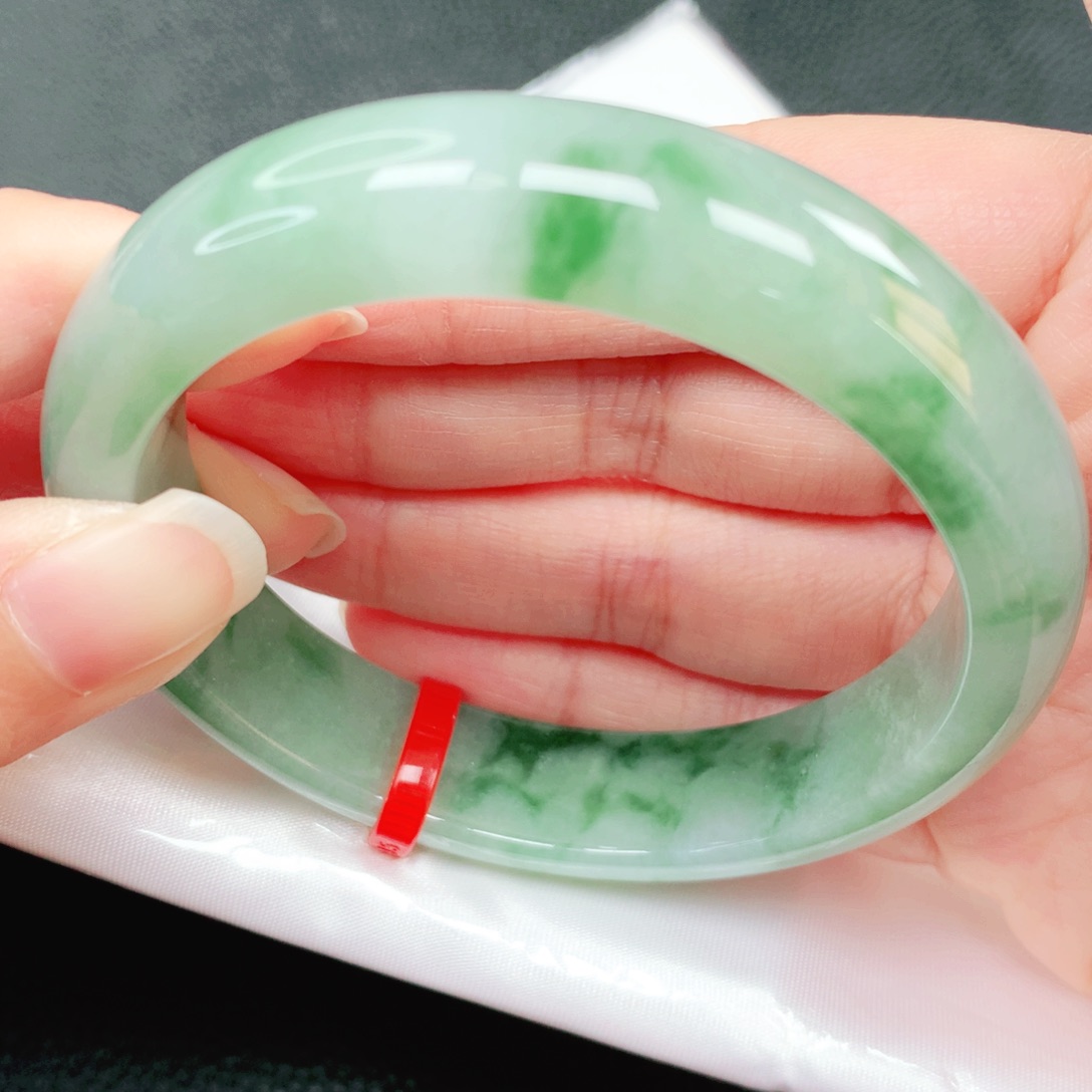 翡翠未镶嵌手镯56圈