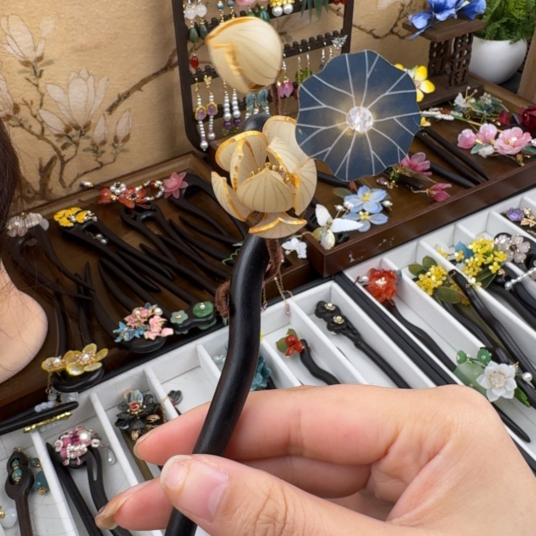 步***蟾木质非金属18厘米黑檀木荷花发簪