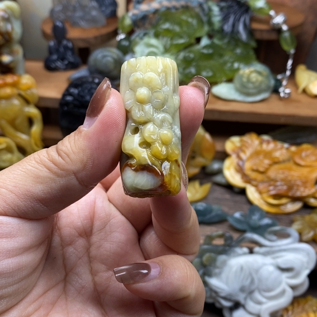 蛇纹石玉未镶嵌吊坠(不含链)微瑕