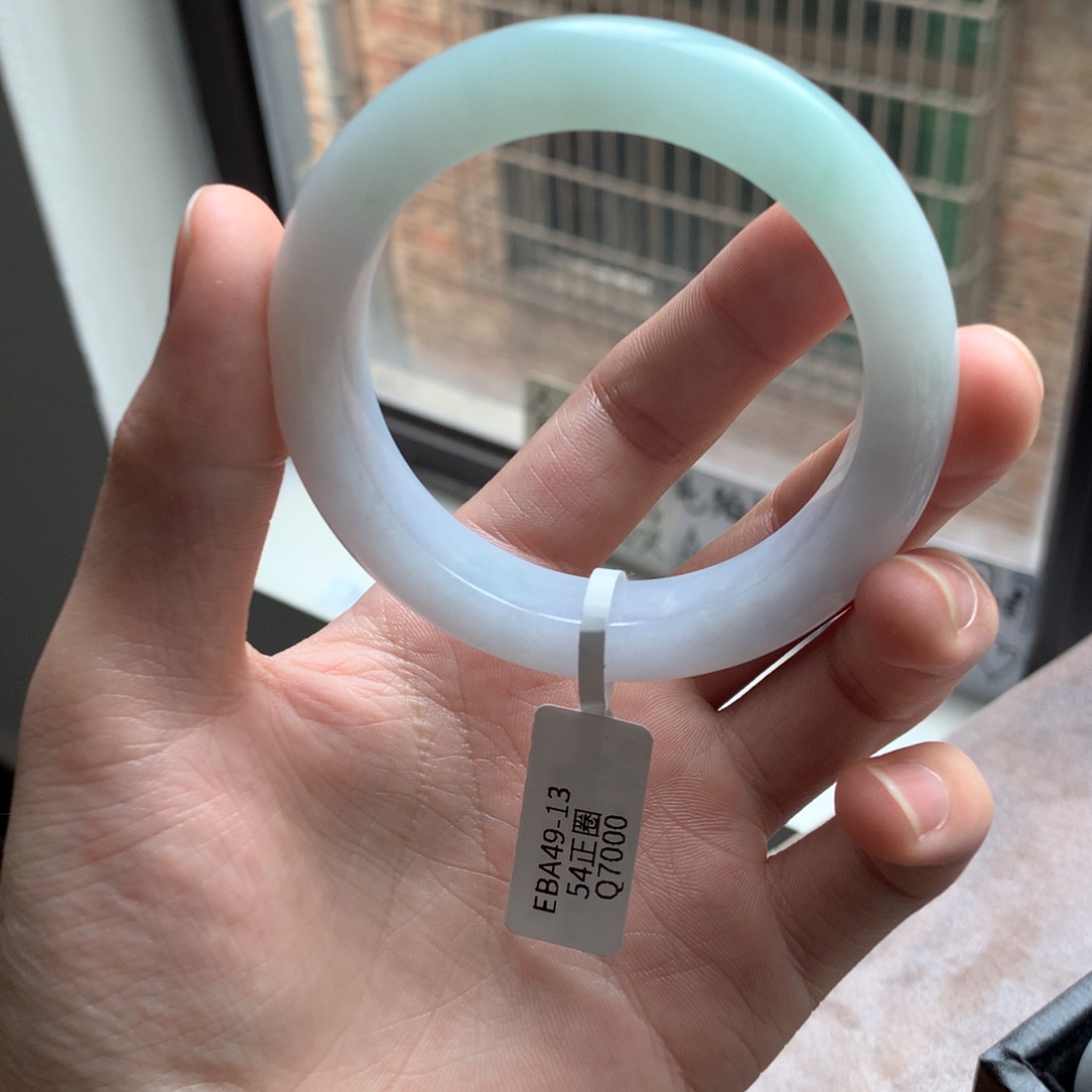 翡翠手镯未镶嵌翡翠手镯