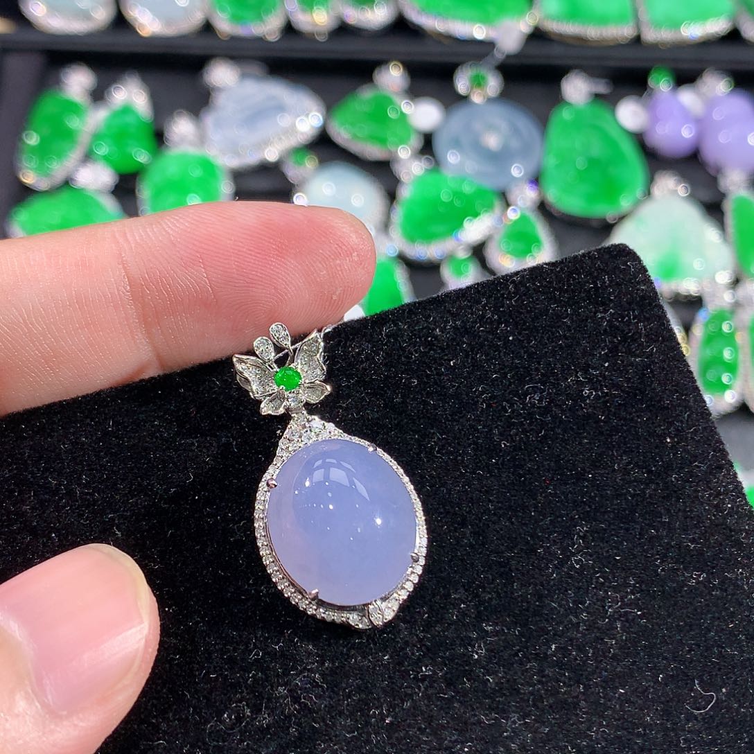 翡翠18K金镶嵌颈饰