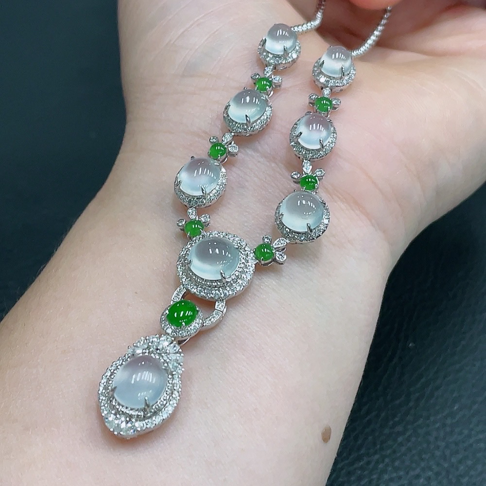 缅甸翡翠A货蛋面18K金镶嵌颈链