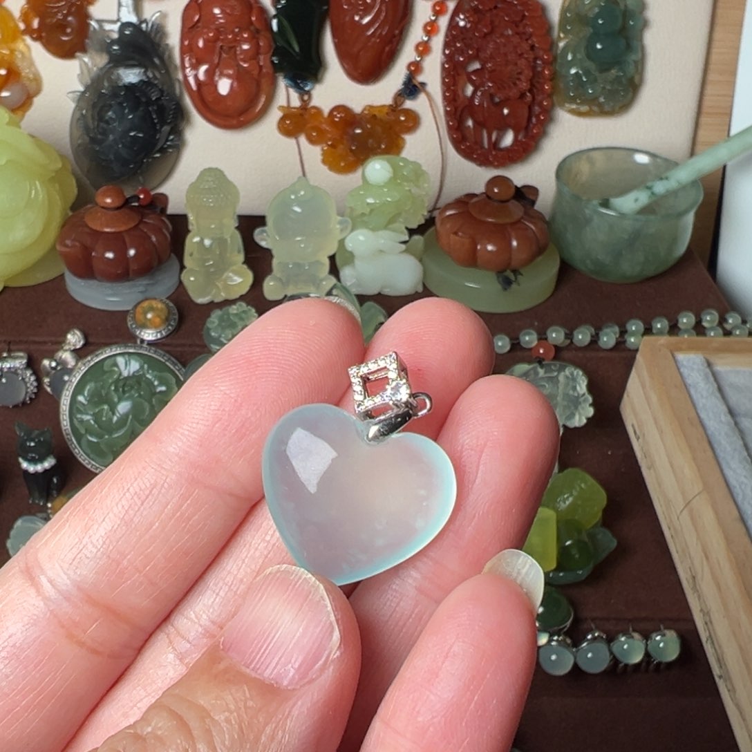 蛇纹石玉吊坠(不含链)未镶嵌