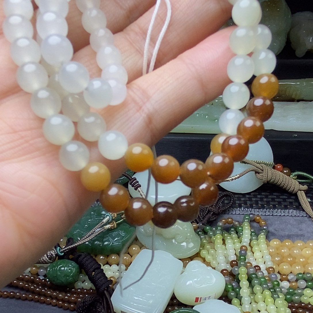 泰***陵和田玉未镶嵌颈饰