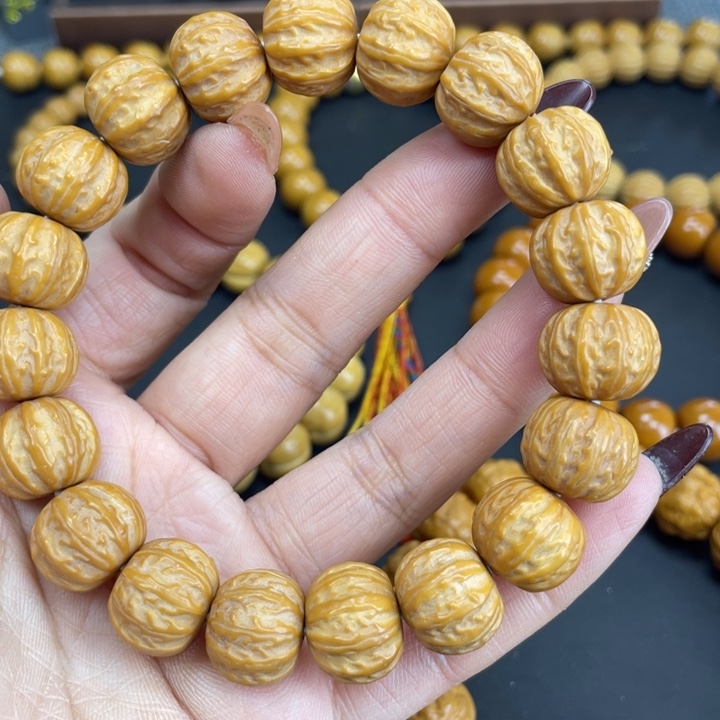 吓***嗦吊坠猴头核桃精品