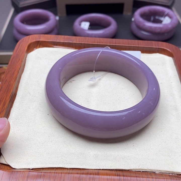 开***心石英质玉手镯未镶嵌