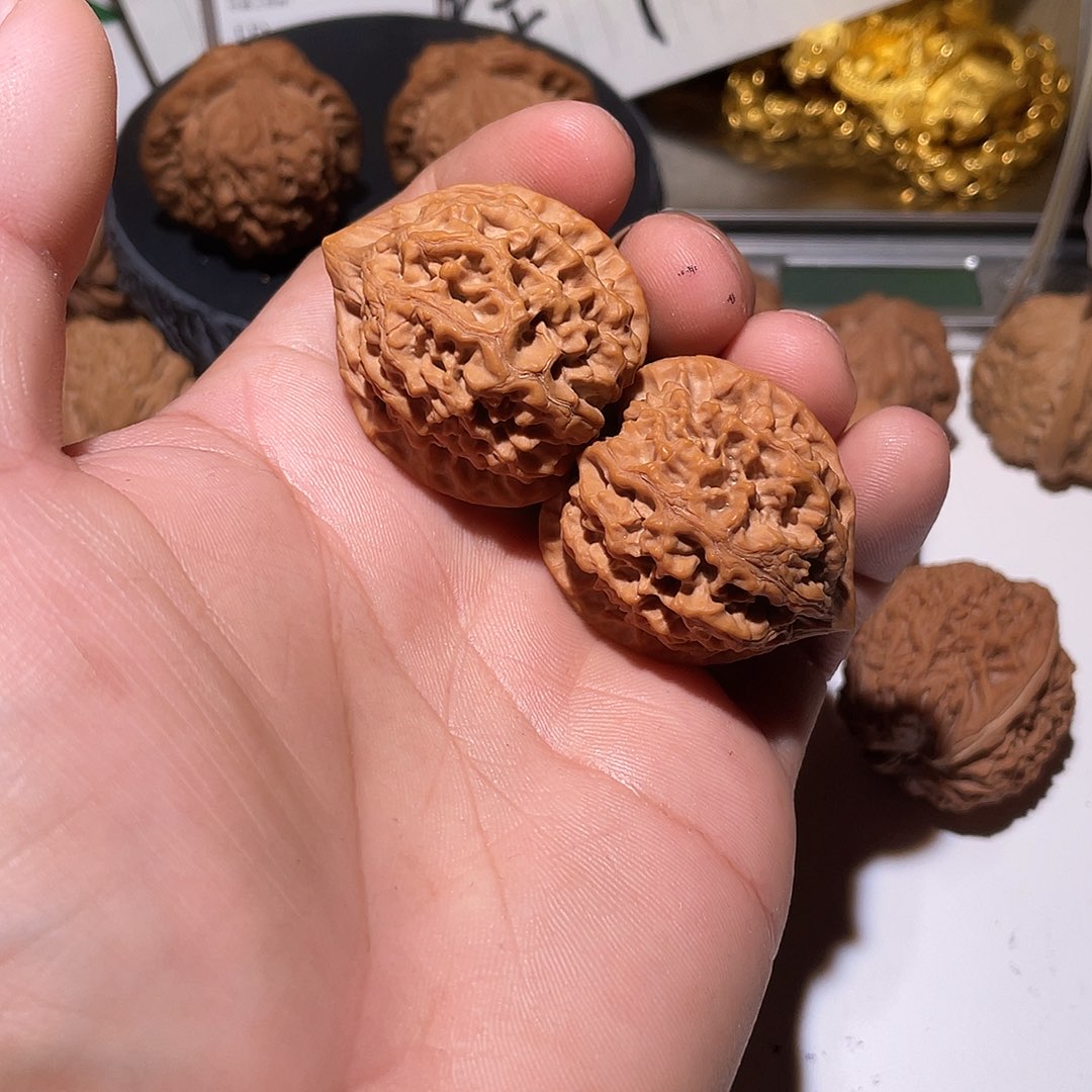 文玩核桃吊坠小*子龙纹