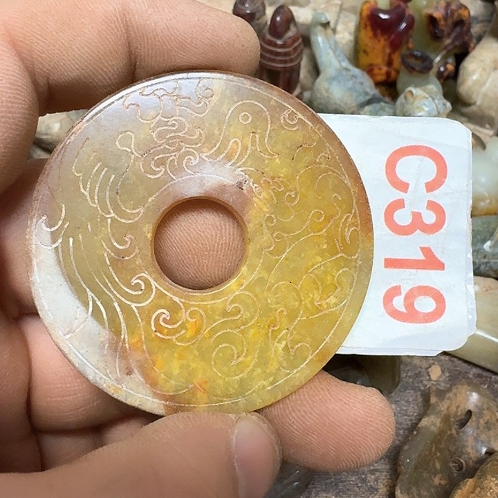 蛇纹石玉颈饰未镶嵌