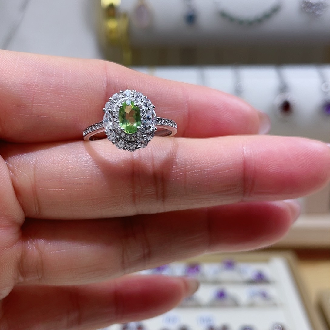 橄榄石戒指银S925镶嵌，