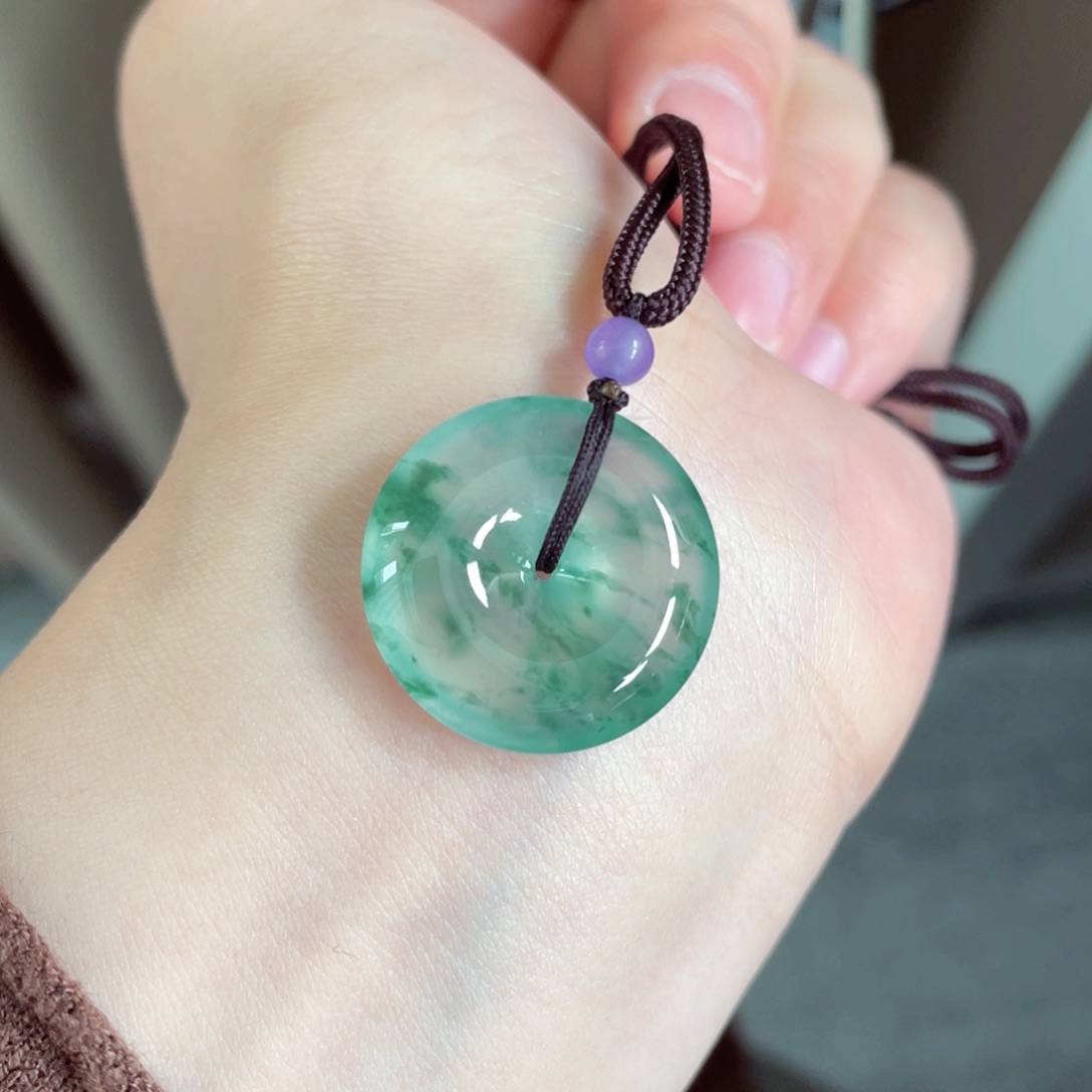 翡翠颈饰未镶嵌扣子