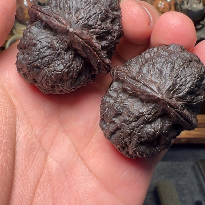 文玩核桃把件赤焰金蟾43mm