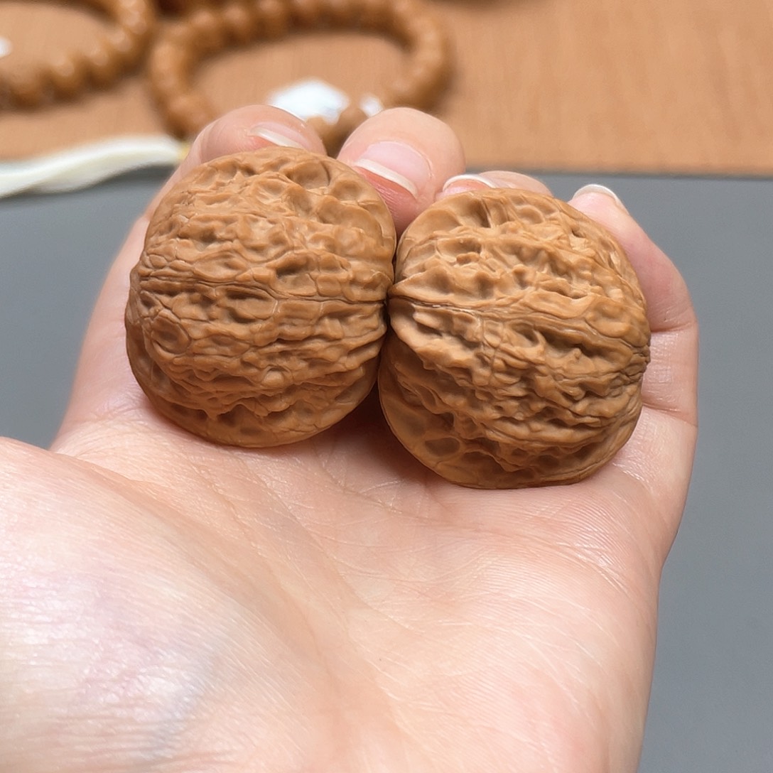 桃核把件山地老型磨盘38×37尺蹭尖已打底3204