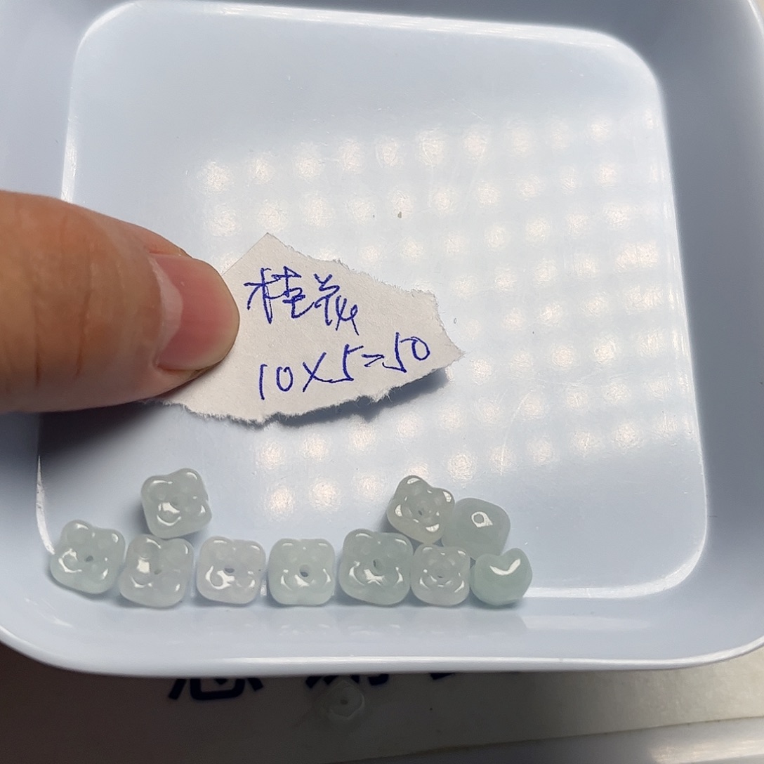 翡翠颈饰未镶嵌天然翡翠