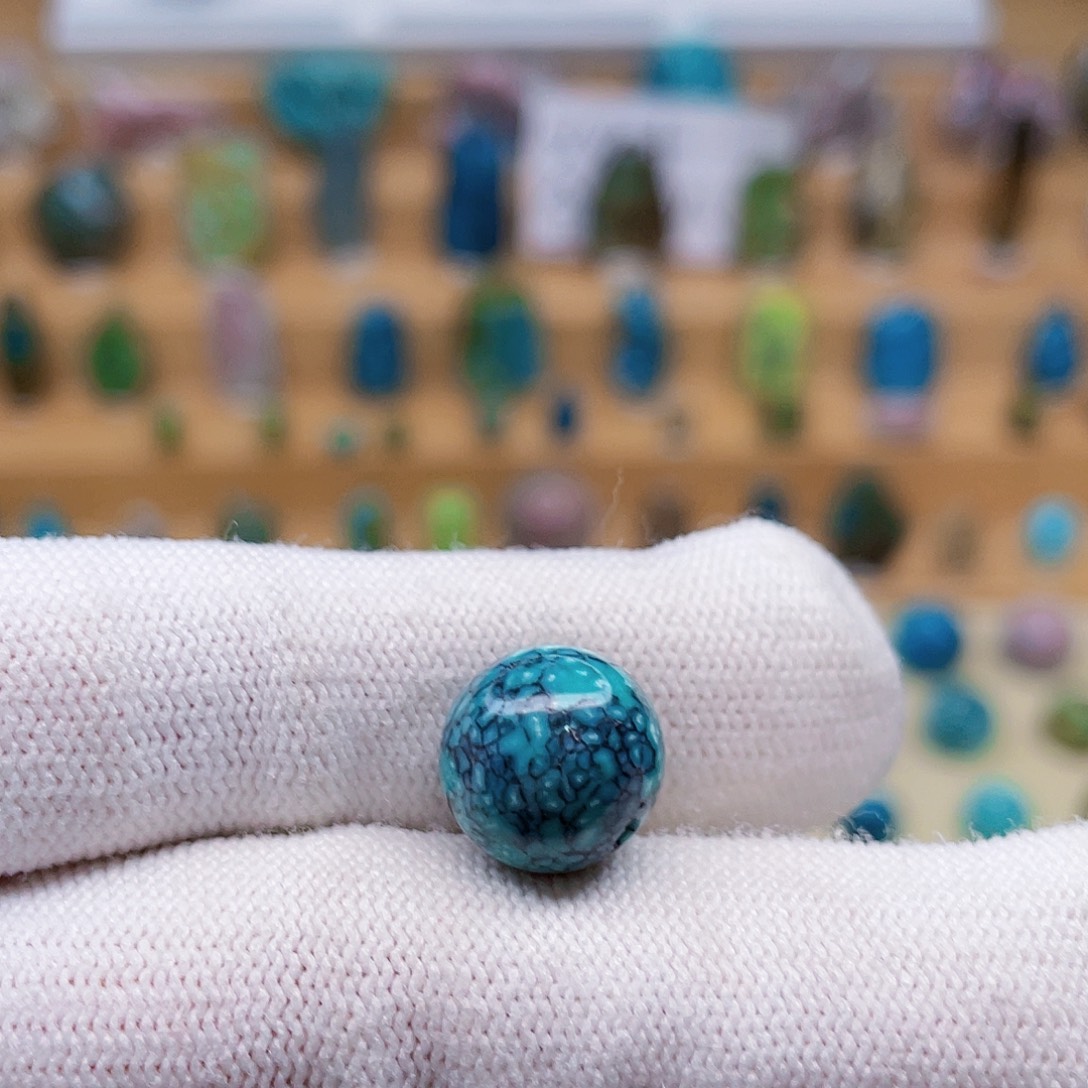 绿松石未镶嵌颈饰