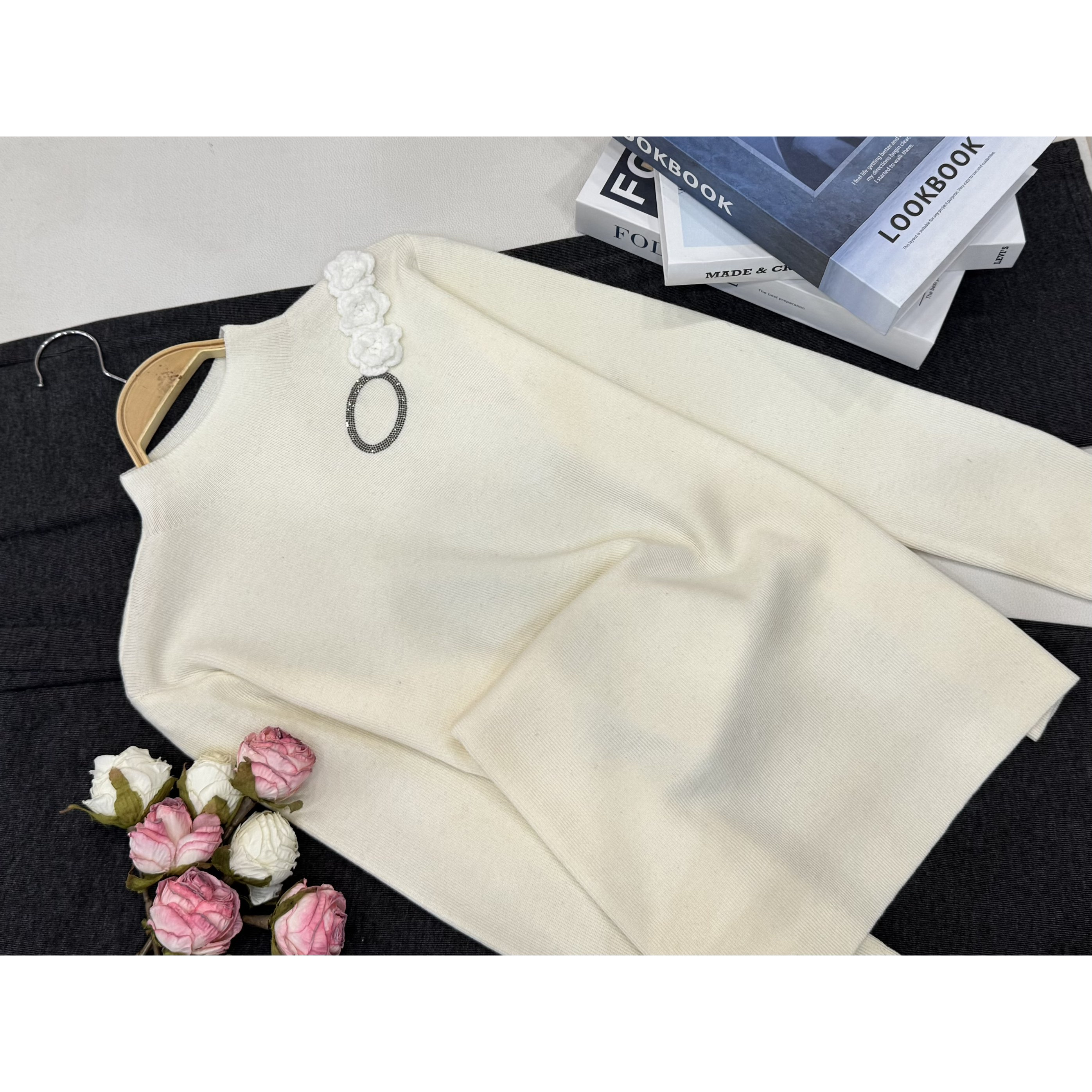 【杏色小花套头】秋冬新款时尚长袖针织上衣QC5910