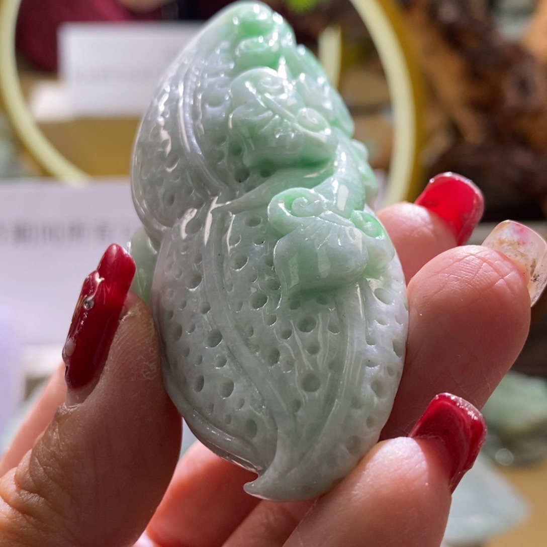 【闪购商品】翡翠颈饰未镶嵌花生