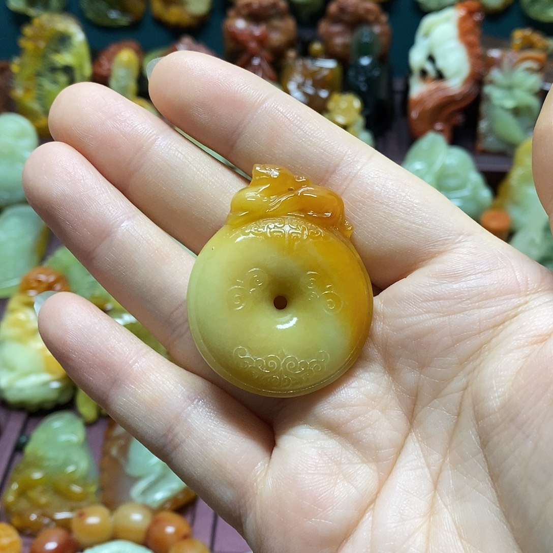 丑***乖岫玉未镶嵌吊坠(赠链)