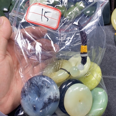 未镶嵌蛇纹石玉手链