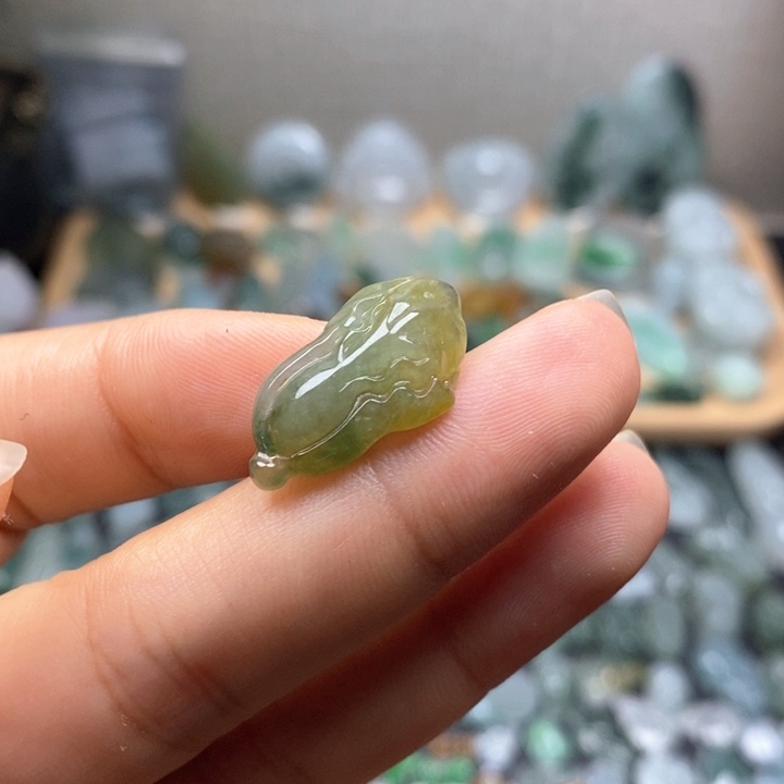 翡翠未镶嵌颈饰白菜