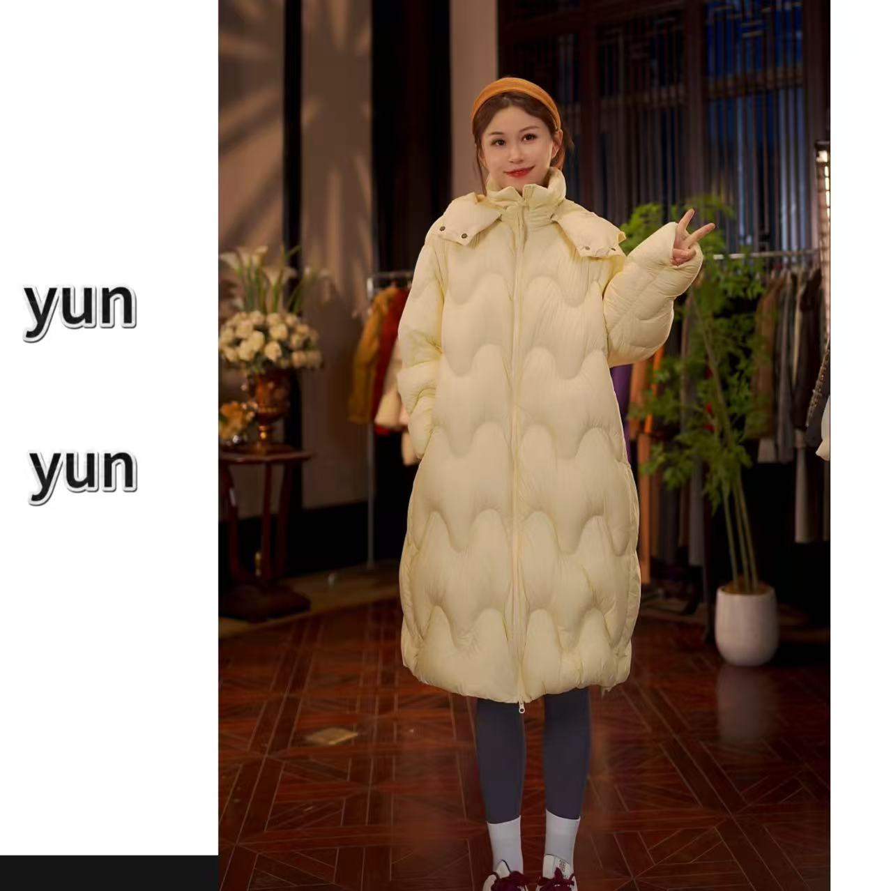 【云云】2025年新款连帽立领女装长款保暖休闲拉链中长款羽绒服9985