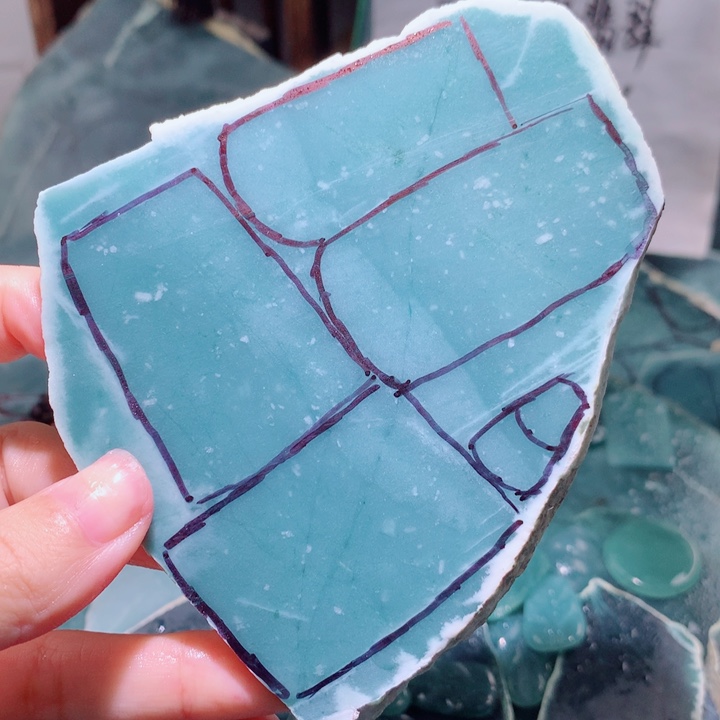翡翠颈饰未镶嵌翡翠